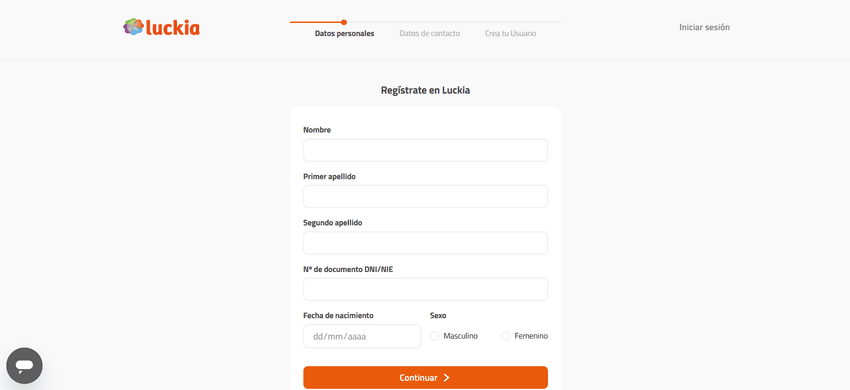 Formulario de registro en Luckia solicitando nombre, DNI/NIE, fecha de nacimiento y sexo.
