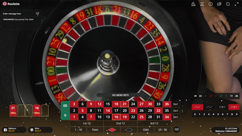 Ruleta en vivo con crupier vista cenital de la mesa