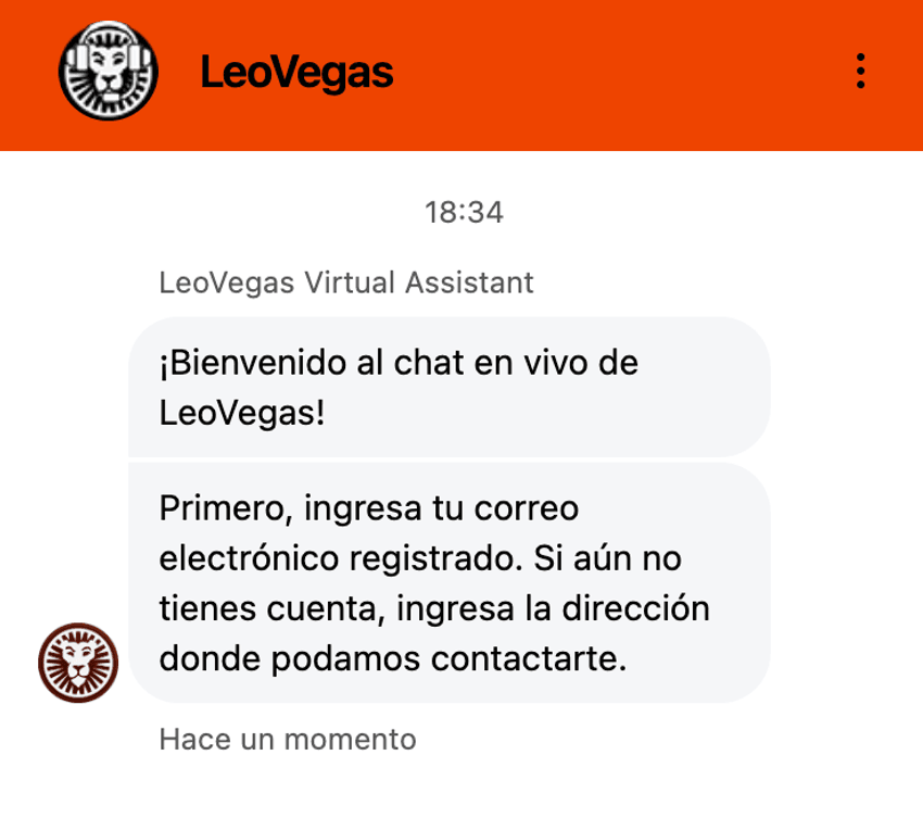 Chat en vivo de LeoVegas solicitando el correo electrónico para iniciar una consulta de soporte.